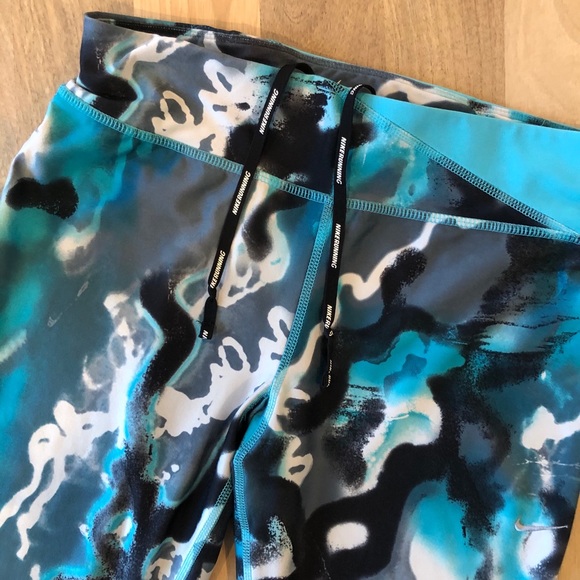 Nike Dri Fit Run Leggings, Size: Med - Picture 4 of 7